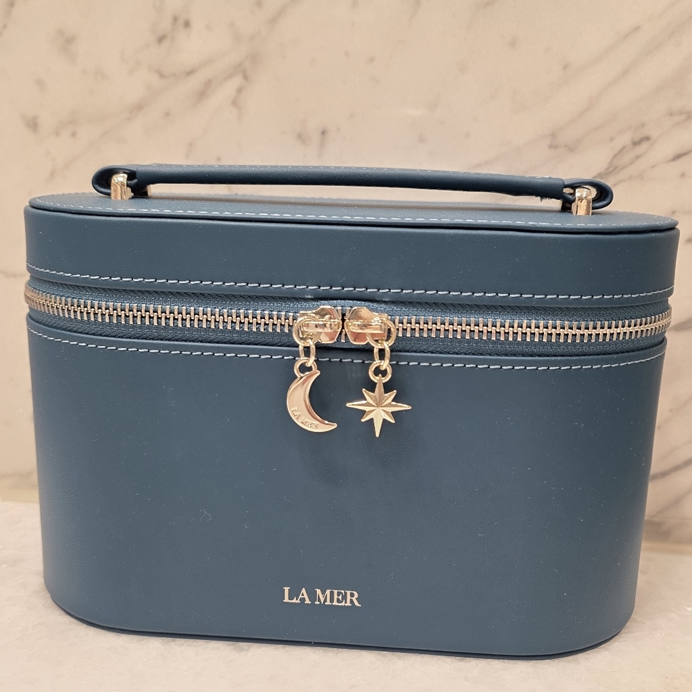 🌸🌸 La Mer Cosmetic Case